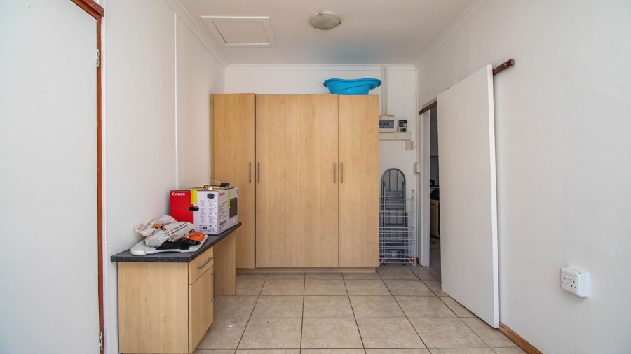 5 Bedroom Property for Sale in The Village Western Cape